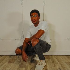 Meet your Posher, Lawrence